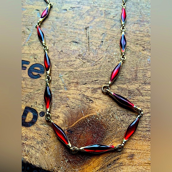 unbranded Jewelry - Vintage Red Enamel Gold Tone Necklace Women’s Jewelry